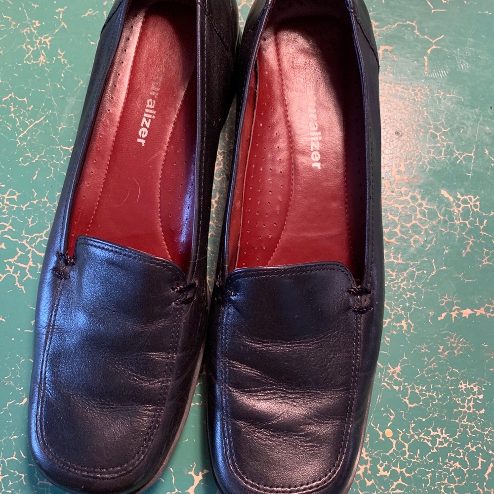 Naturalizer Black Leather Square Toe Loafer